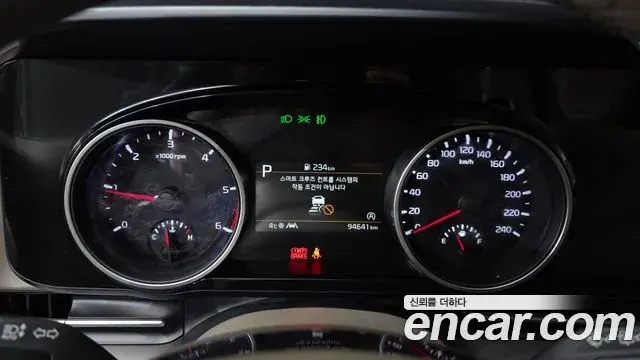 Kia Carnival 2021 — Фото 8/20