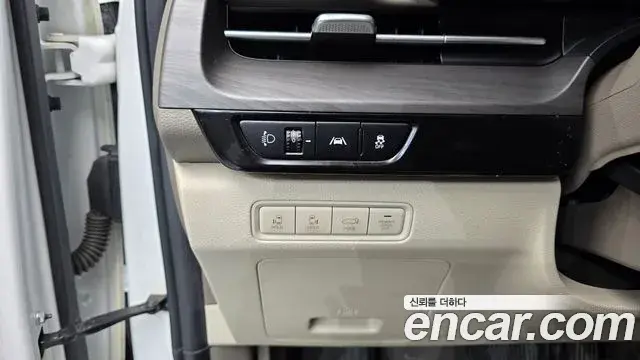 Kia Carnival 2021 — Фото 13/20