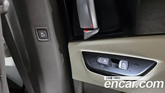 Kia Carnival 2021 — Фото 18/20