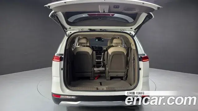 Kia Carnival 2021 — Фото 20/20