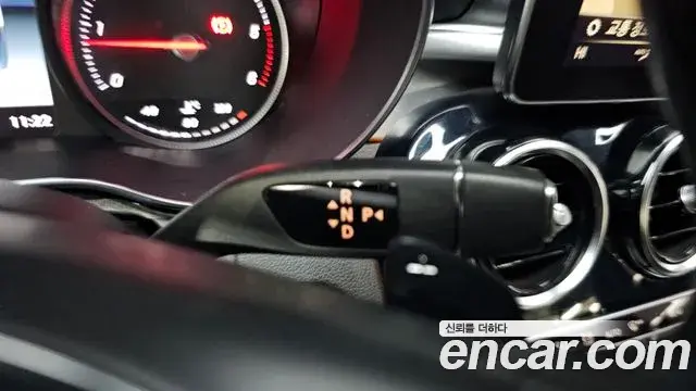 Mercedes-Benz C-Class 2018 — ფოტო 14/20