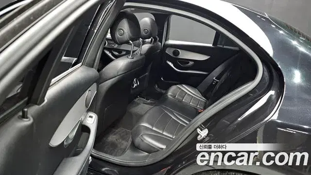 Mercedes-Benz C-Class 2018 — ფოტო 8/20