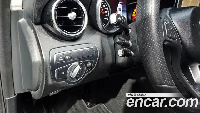 Mercedes-Benz C-Class 2018 — ფოტო 16/20
