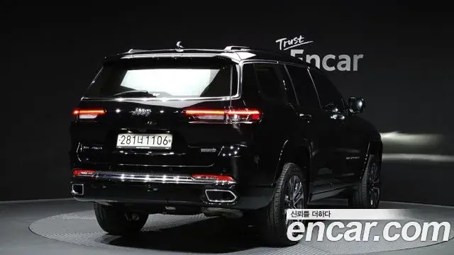 Jeep Grand Cherokee 2021 — Фото 2/20
