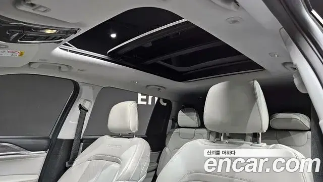 Jeep Grand Cherokee 2021 — Фото 18/20