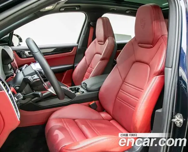 Porsche Cayenne 2019 — ფოტო 2/20