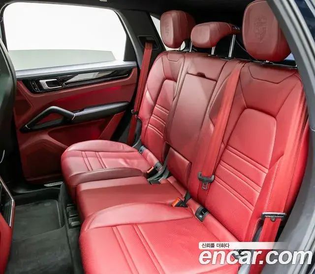 Porsche Cayenne 2019 — ფოტო 3/20
