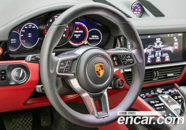 Porsche Cayenne 2019 — ფოტო 11/20