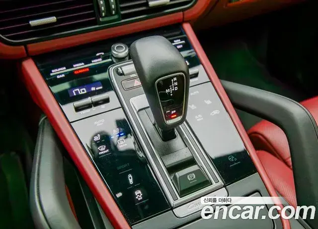 Porsche Cayenne 2019 — ფოტო 20/20