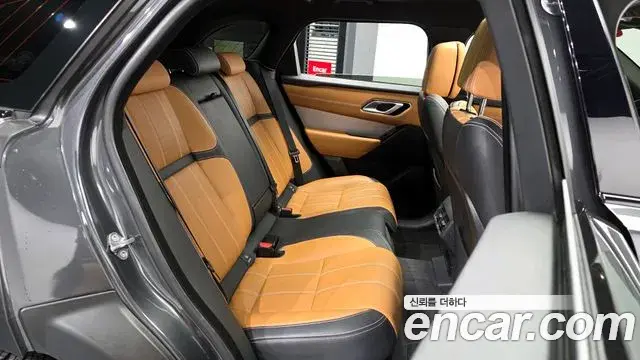 Land Rover Range Rover Velar 2023 — Фото 12/20
