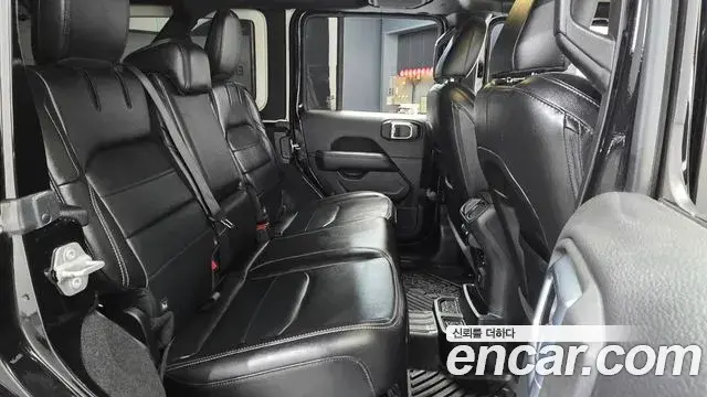 Jeep Wrangler 2021 — Photo 2/20