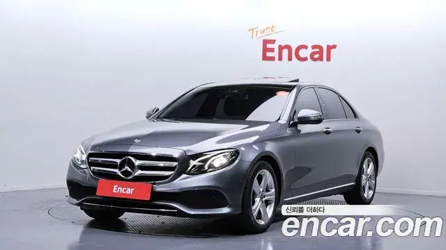 Mercedes-Benz E-Class 2018 — Фото 1/20