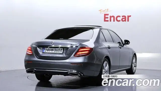 Mercedes-Benz E-Class 2018 — Фото 2/20