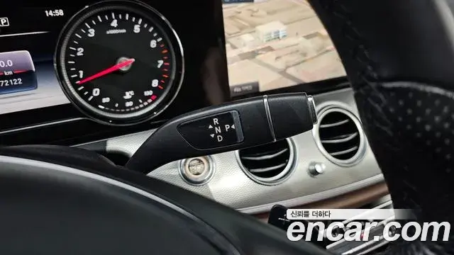 Mercedes-Benz E-Class 2018 — Фото 9/20