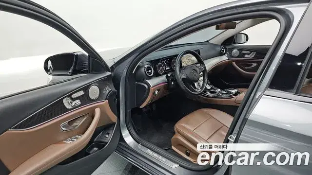 Mercedes-Benz E-Class 2018 — Фото 11/20