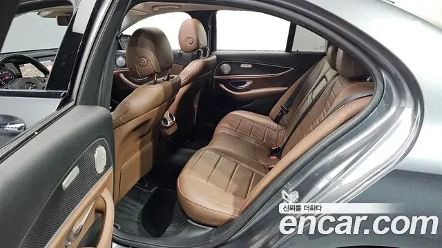 Mercedes-Benz E-Class 2018 — Фото 17/20