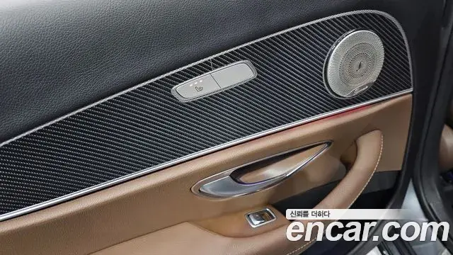 Mercedes-Benz E-Class 2018 — Фото 18/20
