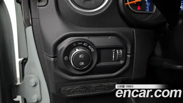 Jeep Wrangler 2024 — Şəkil 11/34