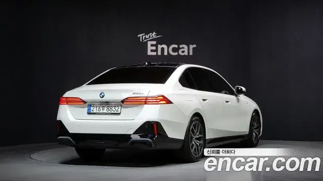 BMW 5 Series 2025 — Photo 15/20