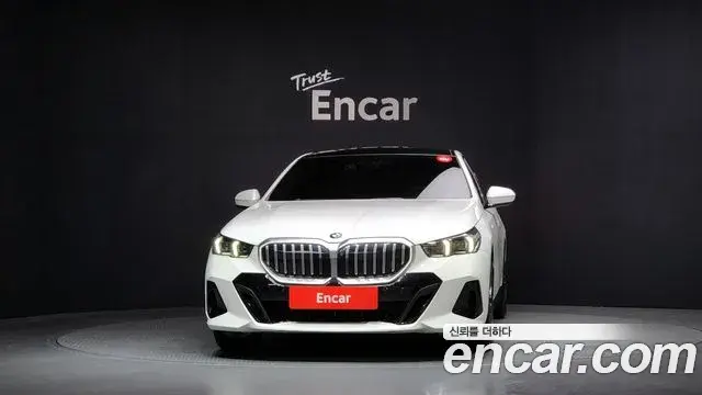 BMW 5 Series 2025 — Photo 19/20