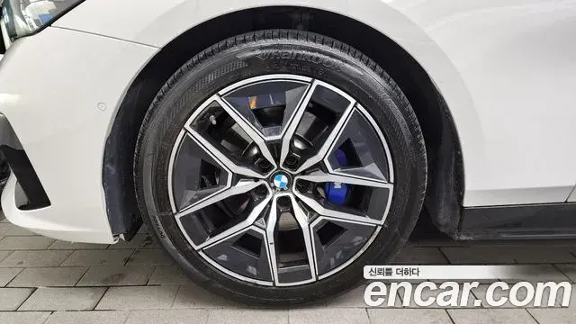 BMW 5 Series 2025 — Photo 6/20