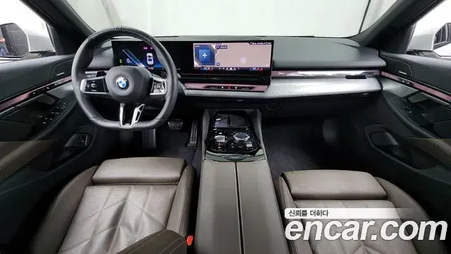 BMW 5 Series 2025 — Photo 16/20