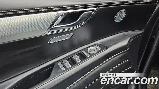 Genesis GV80 2021 — Photo 16/20
