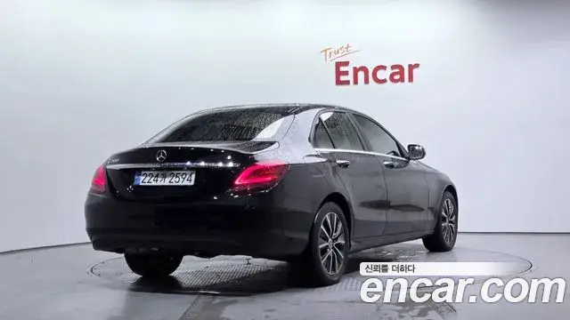 Mercedes-Benz C-Class 2019 — ფოტო 12/20