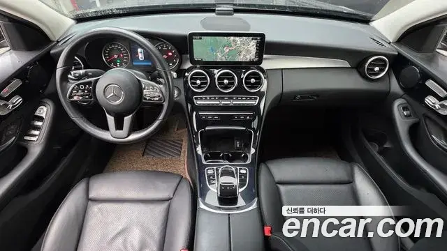 Mercedes-Benz C-Class 2019 — ფოტო 8/20