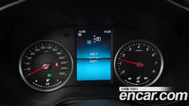 Mercedes-Benz C-Class 2019 — ფოტო 16/20