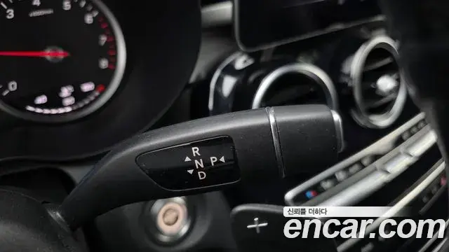 Mercedes-Benz C-Class 2019 — ფოტო 4/20