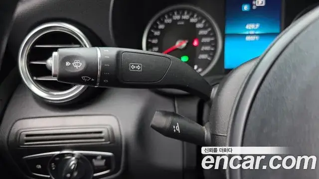 Mercedes-Benz C-Class 2019 — ფოტო 2/20