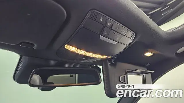 Mercedes-Benz GLC-Class 2019 — Şəkil 8/21
