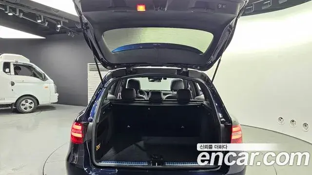 Mercedes-Benz GLC-Class 2019 — Şəkil 9/21