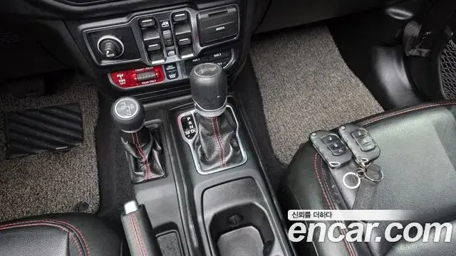 Jeep Wrangler 2022 — ფოტო 9/20