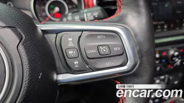 Jeep Wrangler 2022 — ფოტო 8/20