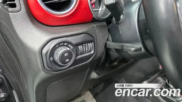 Jeep Wrangler 2022 — ფოტო 4/20