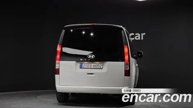 Hyundai Staria 2025 — Photo 4/20