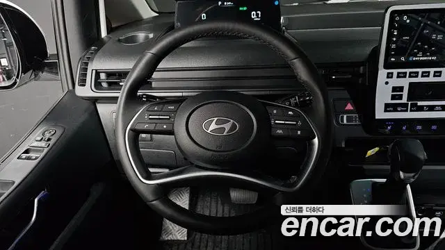 Hyundai Staria 2025 — Photo 13/20