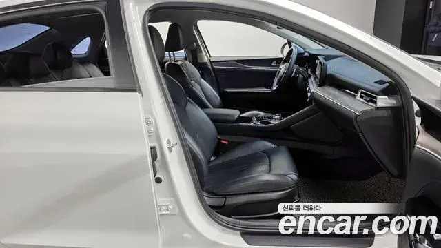 Kia K5 2021 — Photo 8/20