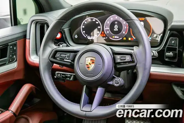 Porsche Cayenne 2023 — Photo 19/20