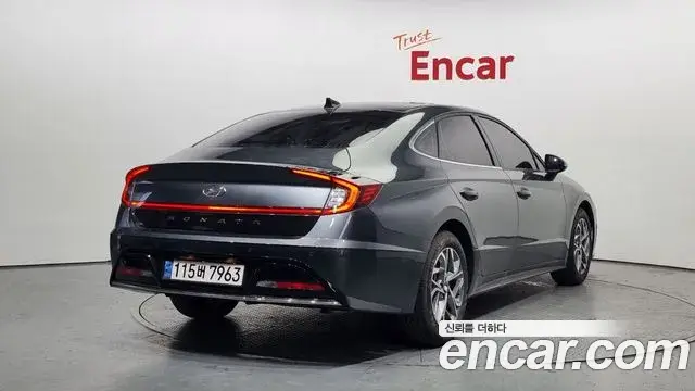 Hyundai Sonata Hybrid 2022 — Şəkil 19/20