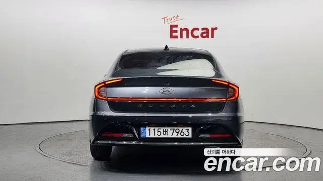 Hyundai Sonata Hybrid 2022 — Şəkil 16/20