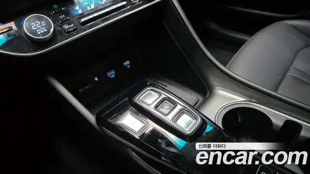 Hyundai Sonata Hybrid 2022 — Şəkil 18/20