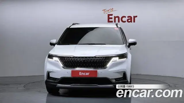 Kia Carnival 2023 — Фото 2/20