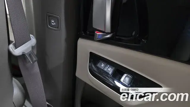 Kia Carnival 2023 — Фото 17/20