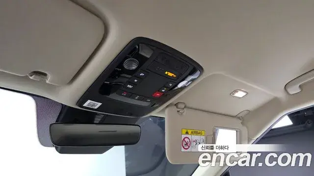 Kia Carnival 2023 — Фото 18/20