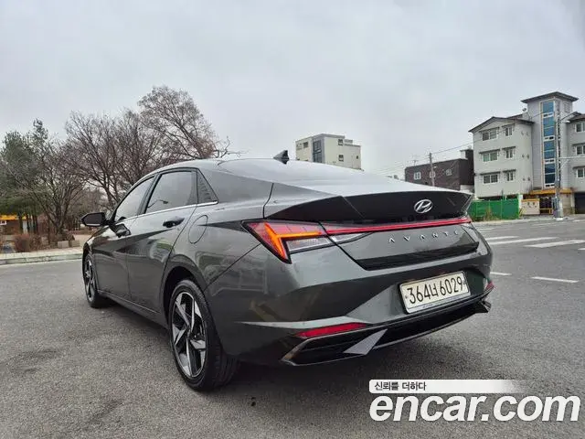 Hyundai The New Avante Hybrid 2020 — Photo 9/20
