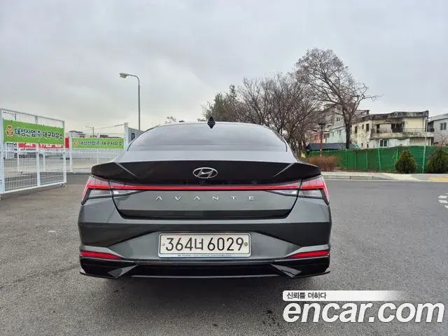 Hyundai The New Avante Hybrid 2020 — Photo 2/20