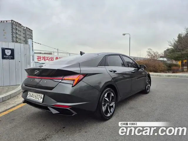 Hyundai The New Avante Hybrid 2020 — Photo 1/20